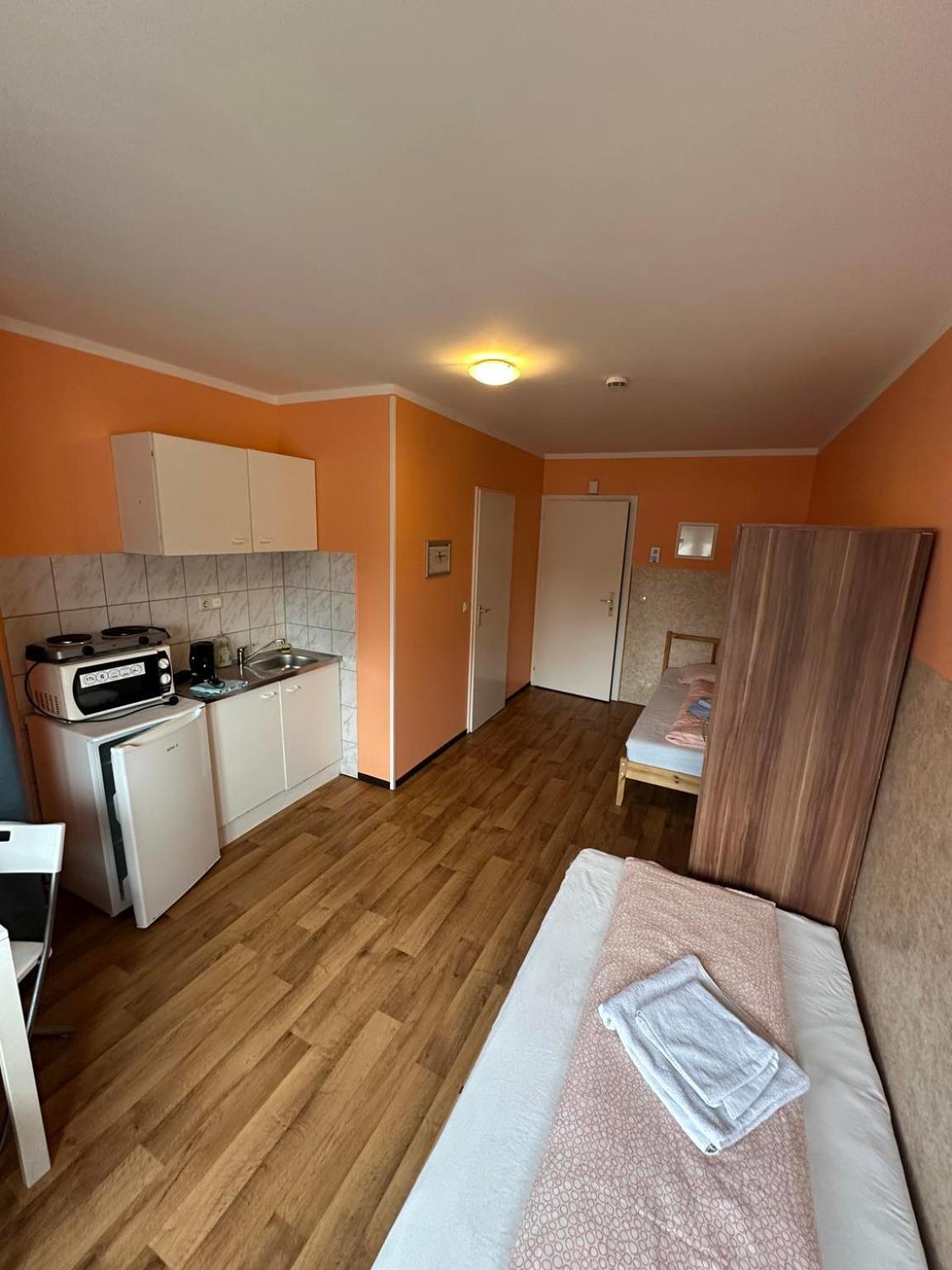 Budget Olympia Park Apartmenthostel 53 *